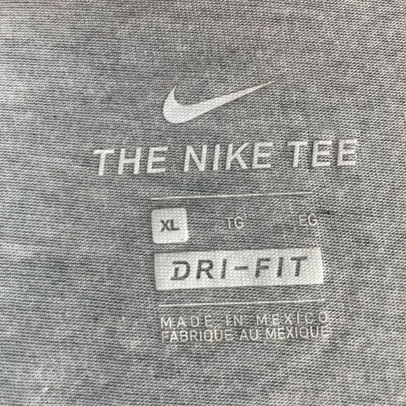 The Nike Tee Fighting Oregon Ducks Dri-Fit T-Shirt Size XL EUC - Picture 6 of 6